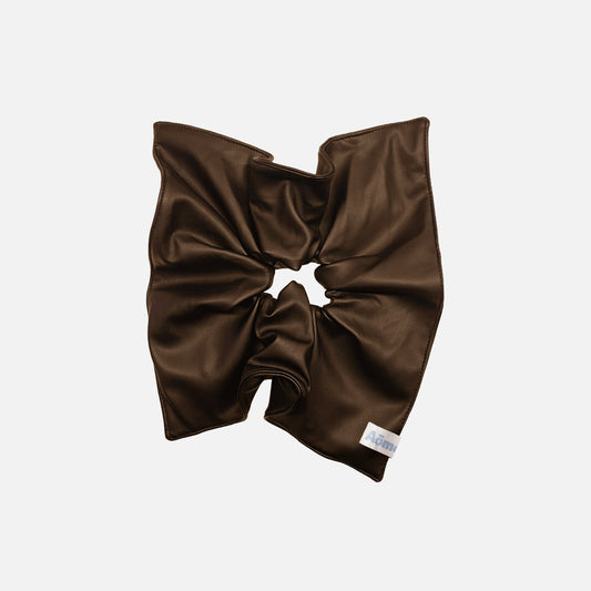 BLOOM SCRUNCHIE in Coffee Bean