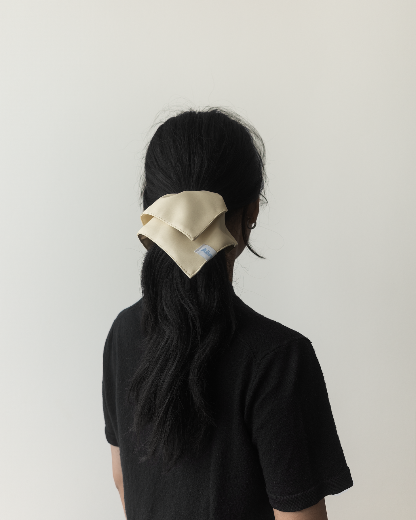 BLOOM SCRUNCHIE in Coffee Seed