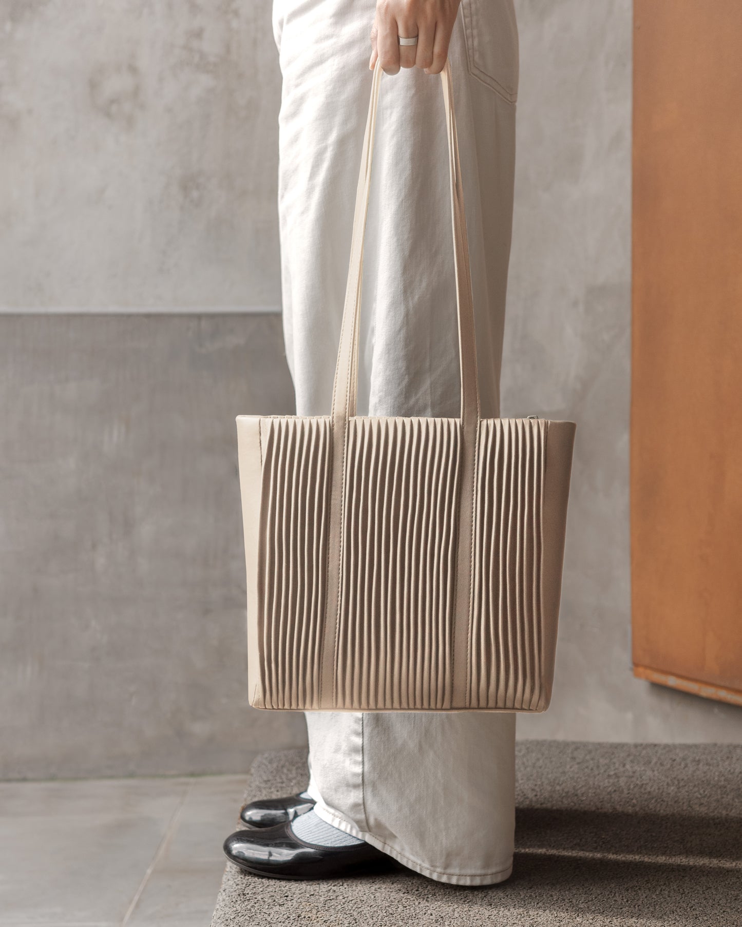 BLOOM BAG 25 in Coffee Seed